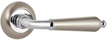 Дверные ручки могут используются для установки в металлические и межкомнатные двери. Фурнитура для межкомнатных дверей весьма разнообразна, включает в себя: ручки, защелки, фиксаторы, шпингалеты, упоры и петли. Дверные ручки могут быть на раздельной розетке и ручки на планке. Ручки на планке в современных интерьерах встречаются реже, чем ручки для межкомнатных дверей на раздельной розетке. Большое разнообразие дверных ручек на раздельном основании представлено у следующих производителей: Arni, Senat, Punto, Fuaro, Morelli, Armadillo, System, Linea Calli, Colombo,Tupai. Каждый из перечисленных производителей дверной фурнитуры изготавливает ручки на круглой или квадратной розетке. В разных сериях и коллекциях ручек  для межкомнатных дверей используют разные составы металла, начиная от алюминивой основы  и заканчивая латунью. Важно выбрать надежную ручку для врезки в межкомнатную дверь. Если дверная ручка состоит из алюминия, у нее очень слабая борозда крепления. За 50-100 нажатий крепление срезает резьбу и ручка выходить из строя. В будущем если покупатель захочет купить более качественную дверную ручку, он столкнется с проблемой ее крепления к двери. У дверных ручек на основе Zamak (цинк+алюминий+медь) точка крепления смещена на 2,5мм относительно алюминевых ручек, и стабильно работать они после установленных алюминевых ручек не могут.